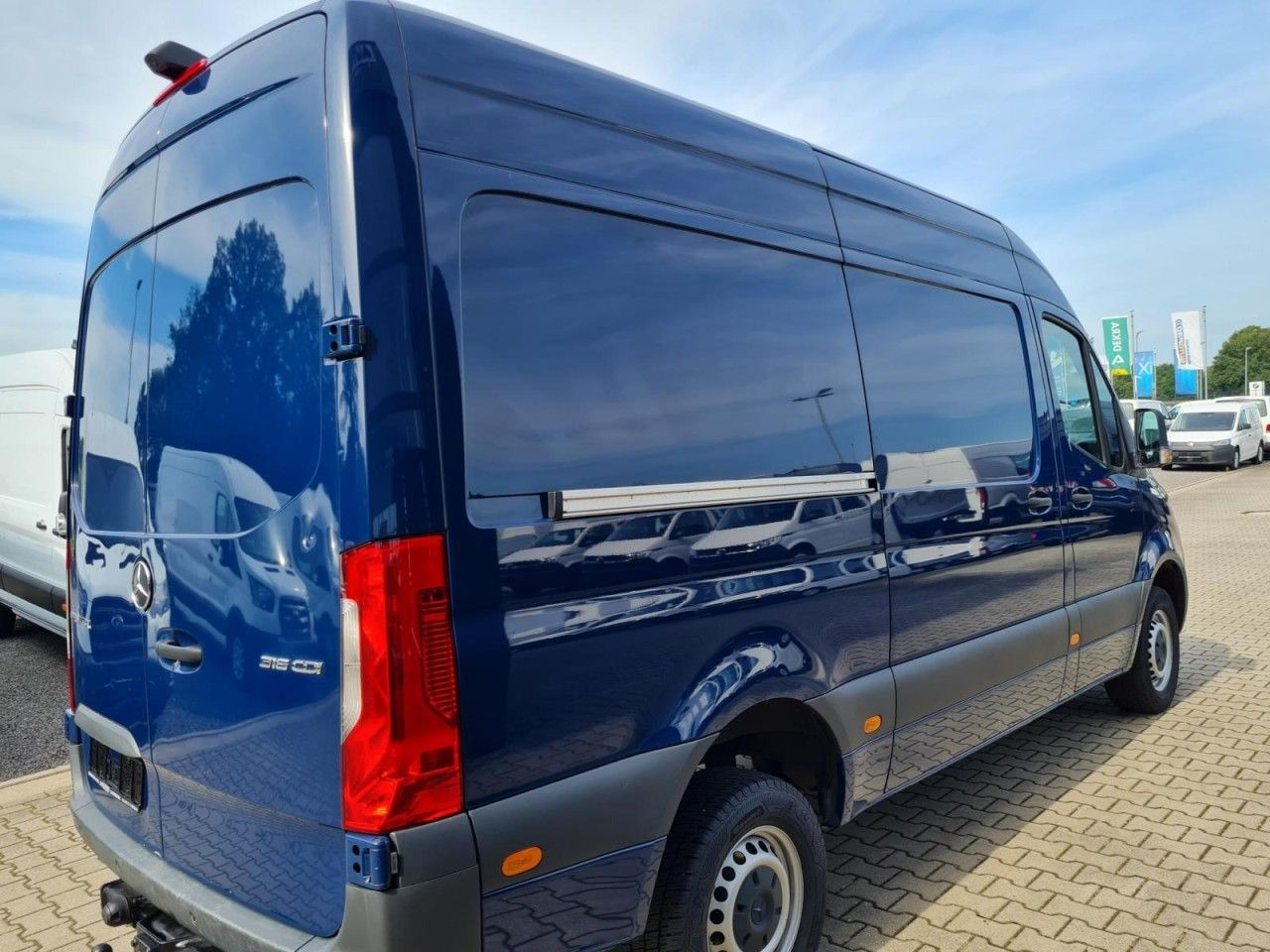 Mercedes-Benz Sprinter 316 Kasten CDI MR RWD AHK MBUX KAMERA - Kastenwagen: das Bild 4 Mercedes-Benz Sprinter 316 Kasten CDI MR RWD AHK MBUX KAMERA - Kastenwagen: das Bild 4