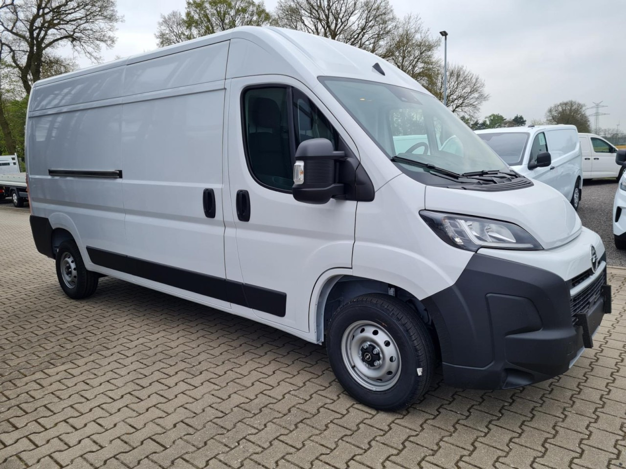 Opel Movano Kasten 2.2 HDI 180 L3H2 Klima NAVI TEMPOMAT - Kastenwagen: das Bild 5 Opel Movano Kasten 2.2 HDI 180 L3H2 Klima NAVI TEMPOMAT - Kastenwagen: das Bild 5