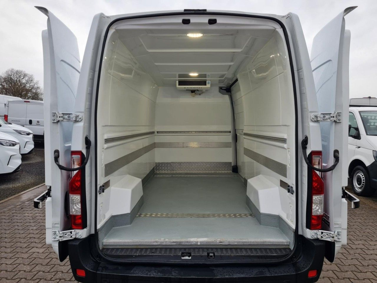 Renault Master 3.5t Kühlkasten L3H2 Stand+Fahrkühlung ER - Kühltransporter: das Bild 5 Renault Master 3.5t Kühlkasten L3H2 Stand+Fahrkühlung ER - Kühltransporter: das Bild 5
