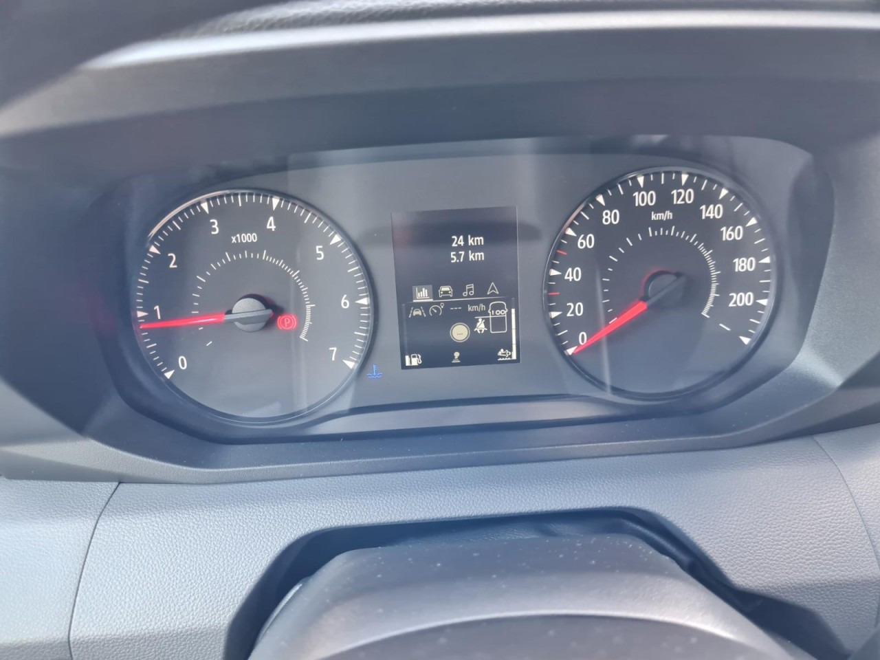 Pritsche Transporter Renault Master 35 Pritsche Kipper AHK 3,5to LUFTFEDERUNG: das Bild 11