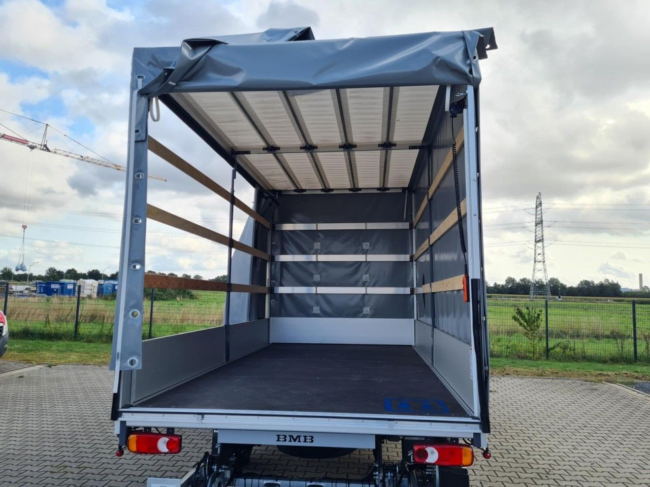 Renault Master Pritsche Schiebe Plane Schlafkab LBW Luft - Planen Transporter: das Bild 5 Renault Master Pritsche Schiebe Plane Schlafkab LBW Luft - Planen Transporter: das Bild 5