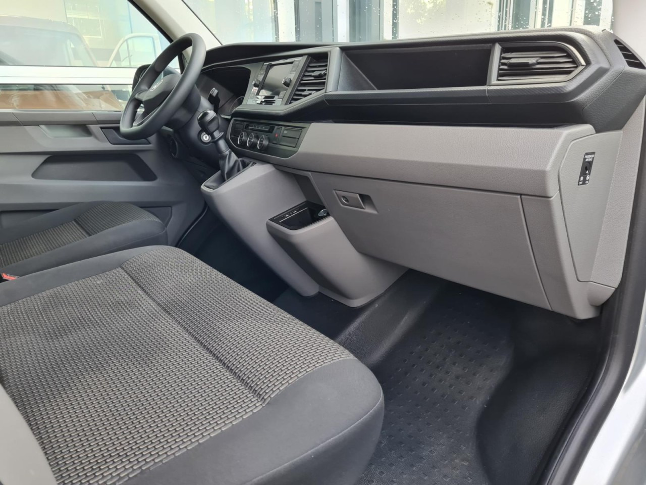 Kleinbus, Personentransporter VW Volkswagen T6.1 Caravelle TDI lang 9 Sitzer 2 Schiebetüren Trendl.: das Bild 14 Kleinbus, Personentransporter VW Volkswagen T6.1 Caravelle TDI lang 9 Sitzer 2 Schiebetüren Trendl.: das Bild 14