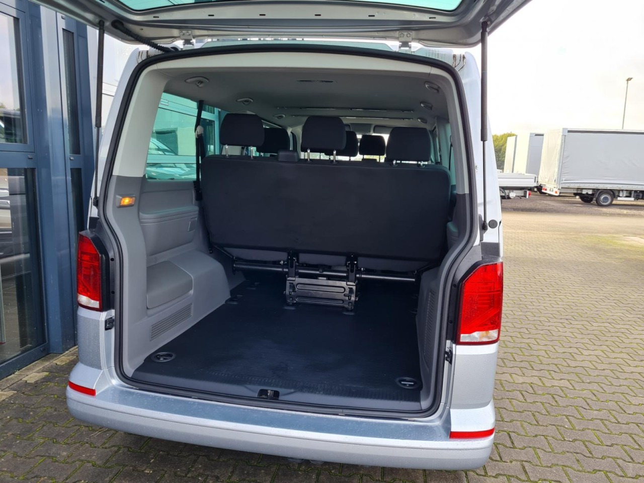 Kleinbus, Personentransporter VW Volkswagen T6.1 Caravelle TDI lang 9 Sitzer 2 Schiebetüren Trendl.: das Bild 20 Kleinbus, Personentransporter VW Volkswagen T6.1 Caravelle TDI lang 9 Sitzer 2 Schiebetüren Trendl.: das Bild 20