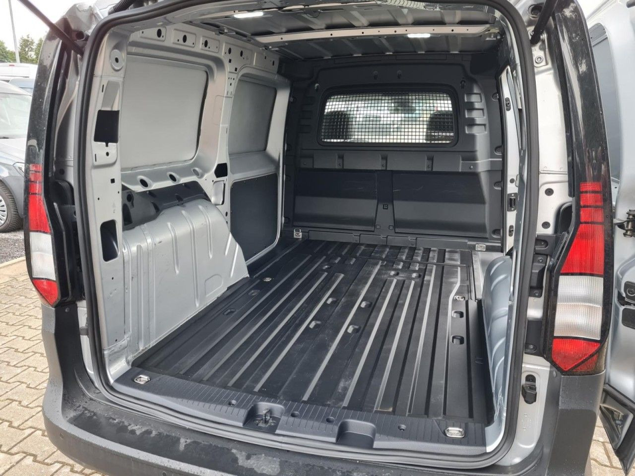 Volkswagen Caddy Cargo Maxi 2.0 TDI NAVI PDC KLIMA Alufelge – Leasing Volkswagen Caddy Cargo Maxi 2.0 TDI NAVI PDC KLIMA Alufelge: das Bild 17