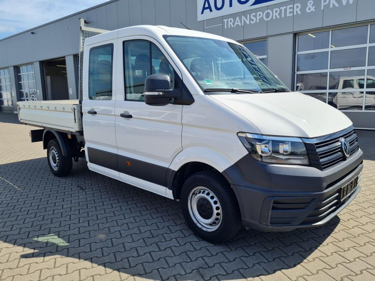 Volkswagen Crafter 35 Doka MR 7-Sitze AHK KLIMA KOMFORT - Pritsche Transporter: das Bild 3 Volkswagen Crafter 35 Doka MR 7-Sitze AHK KLIMA KOMFORT - Pritsche Transporter: das Bild 3