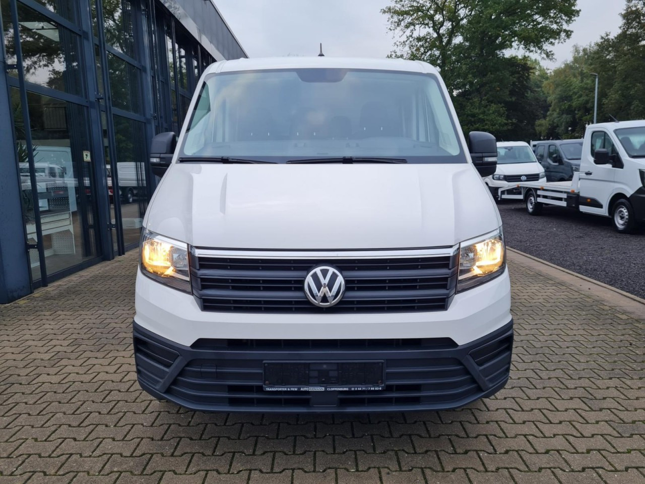 Volkswagen Crafter 35 Doka MR Pritsche AHK Klima 7 Sitzer - Pritsche Transporter, Transporter mit Doppelkabine: das Bild 2 Volkswagen Crafter 35 Doka MR Pritsche AHK Klima 7 Sitzer - Pritsche Transporter, Transporter mit Doppelkabine: das Bild 2