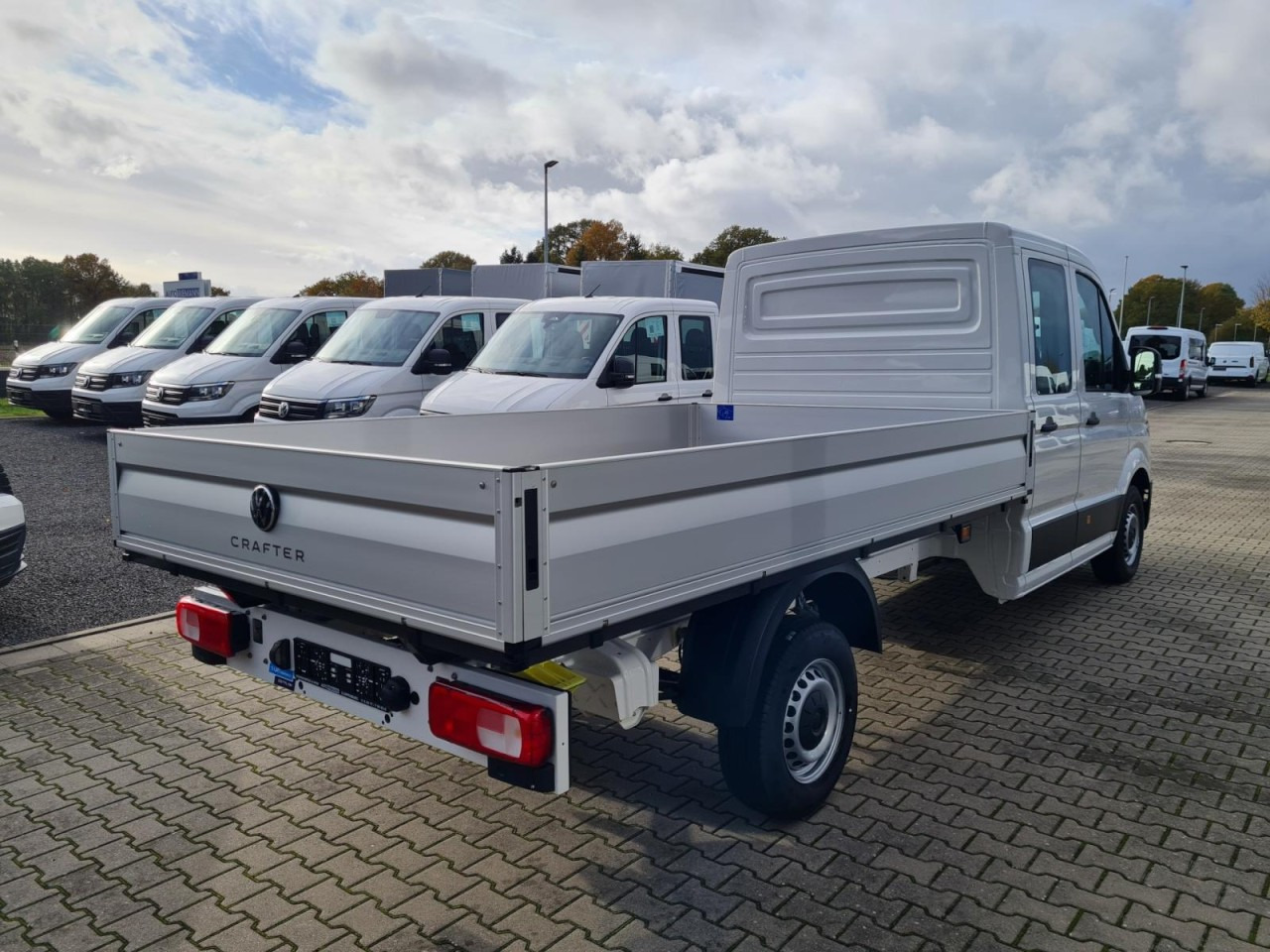 Volkswagen Crafter 35 Doka TDI L4 lang KLIMA TEMPOMAT - Pritsche Transporter, Transporter mit Doppelkabine: das Bild 5 Volkswagen Crafter 35 Doka TDI L4 lang KLIMA TEMPOMAT - Pritsche Transporter, Transporter mit Doppelkabine: das Bild 5