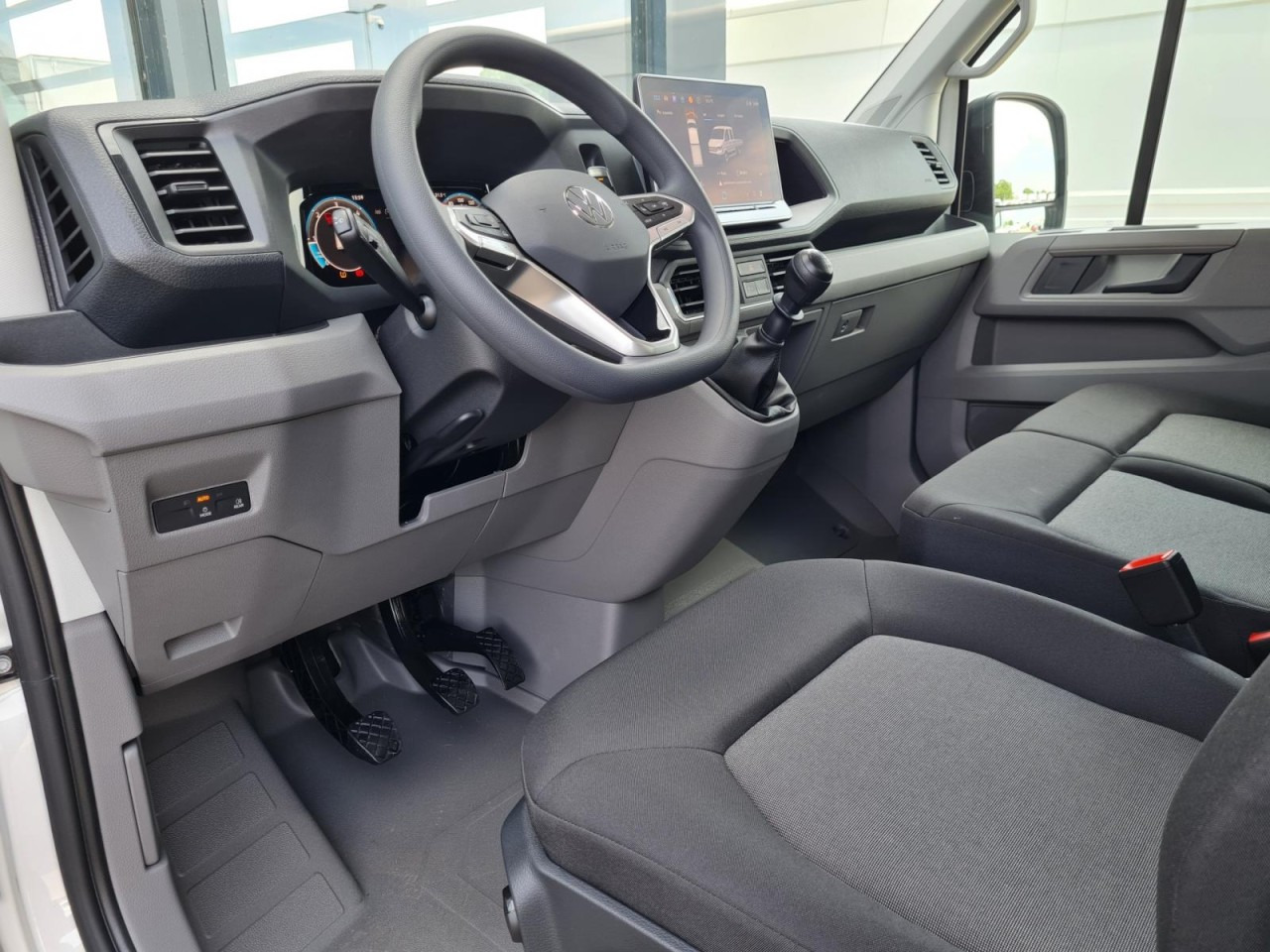 Volkswagen Crafter 35 Doka TDI MR LED KLIMA - Pritsche Transporter, Transporter mit Doppelkabine: das Bild 4 Volkswagen Crafter 35 Doka TDI MR LED KLIMA - Pritsche Transporter, Transporter mit Doppelkabine: das Bild 4