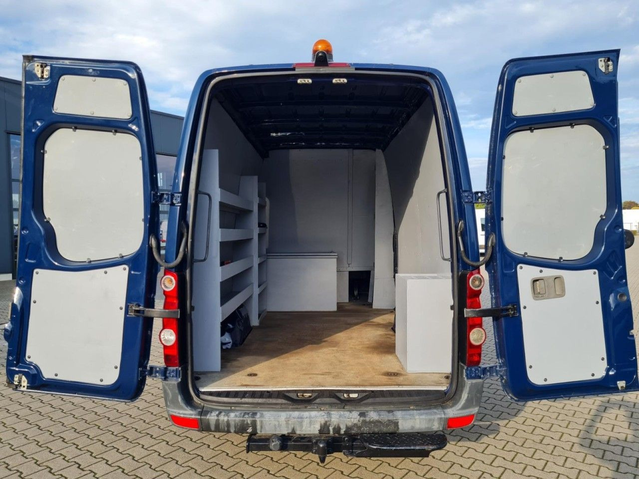 Volkswagen Crafter 35 Kasten Doka 5 Sitze AHK 3.5to REGALSY - Kastenwagen, Transporter mit Doppelkabine: das Bild 5 Volkswagen Crafter 35 Kasten Doka 5 Sitze AHK 3.5to REGALSY - Kastenwagen, Transporter mit Doppelkabine: das Bild 5