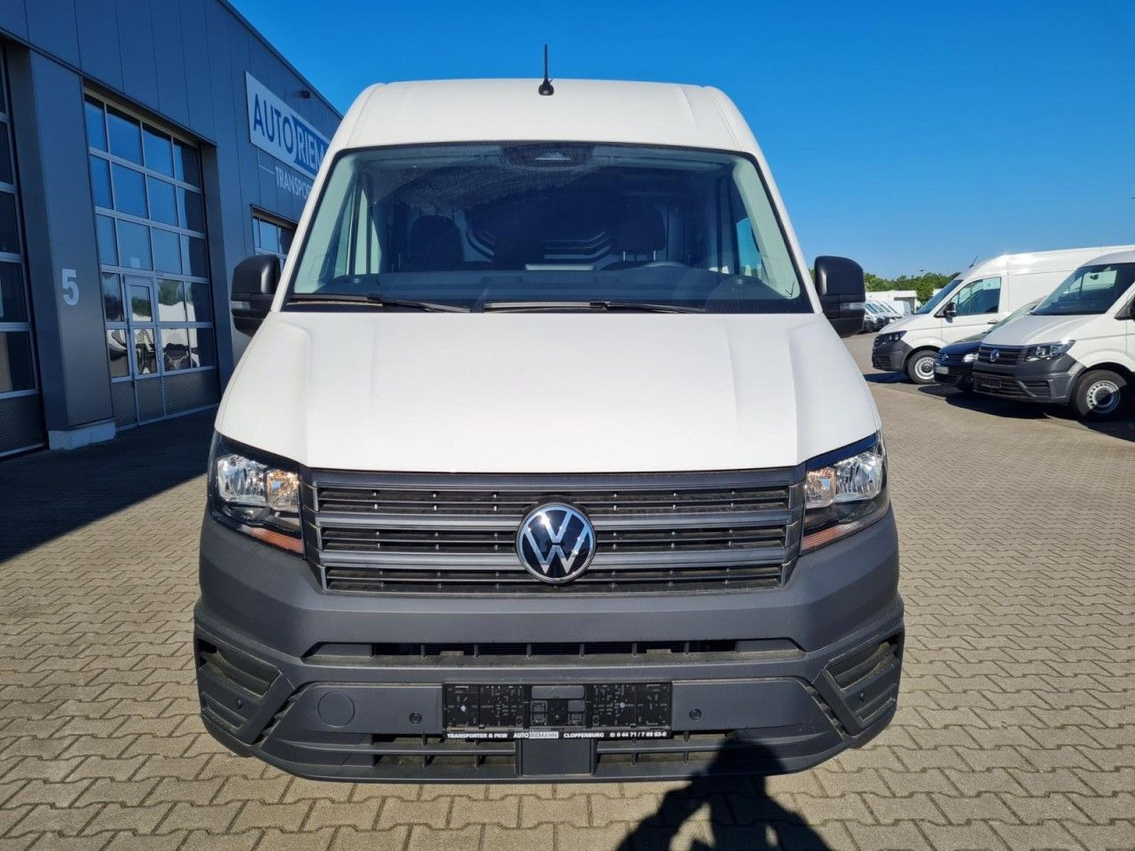 Volkswagen Crafter 35 Kasten MR Hoch 4 Motion DSG KLIMA TEM Volkswagen Crafter 35 Kasten MR Hoch 4 Motion DSG KLIMA TEM - Kastenwagen: das Bild 2 Volkswagen Crafter 35 Kasten MR Hoch 4 Motion DSG KLIMA TEM Volkswagen Crafter 35 Kasten MR Hoch 4 Motion DSG KLIMA TEM - Kastenwagen: das Bild 2