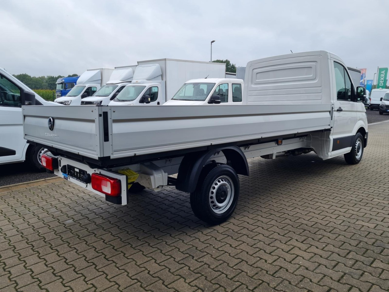 Volkswagen Crafter 35 Pritsche TDI Pritsche L4 KLIMA TEMPOMAT - Pritsche Transporter: das Bild 4 Volkswagen Crafter 35 Pritsche TDI Pritsche L4 KLIMA TEMPOMAT - Pritsche Transporter: das Bild 4
