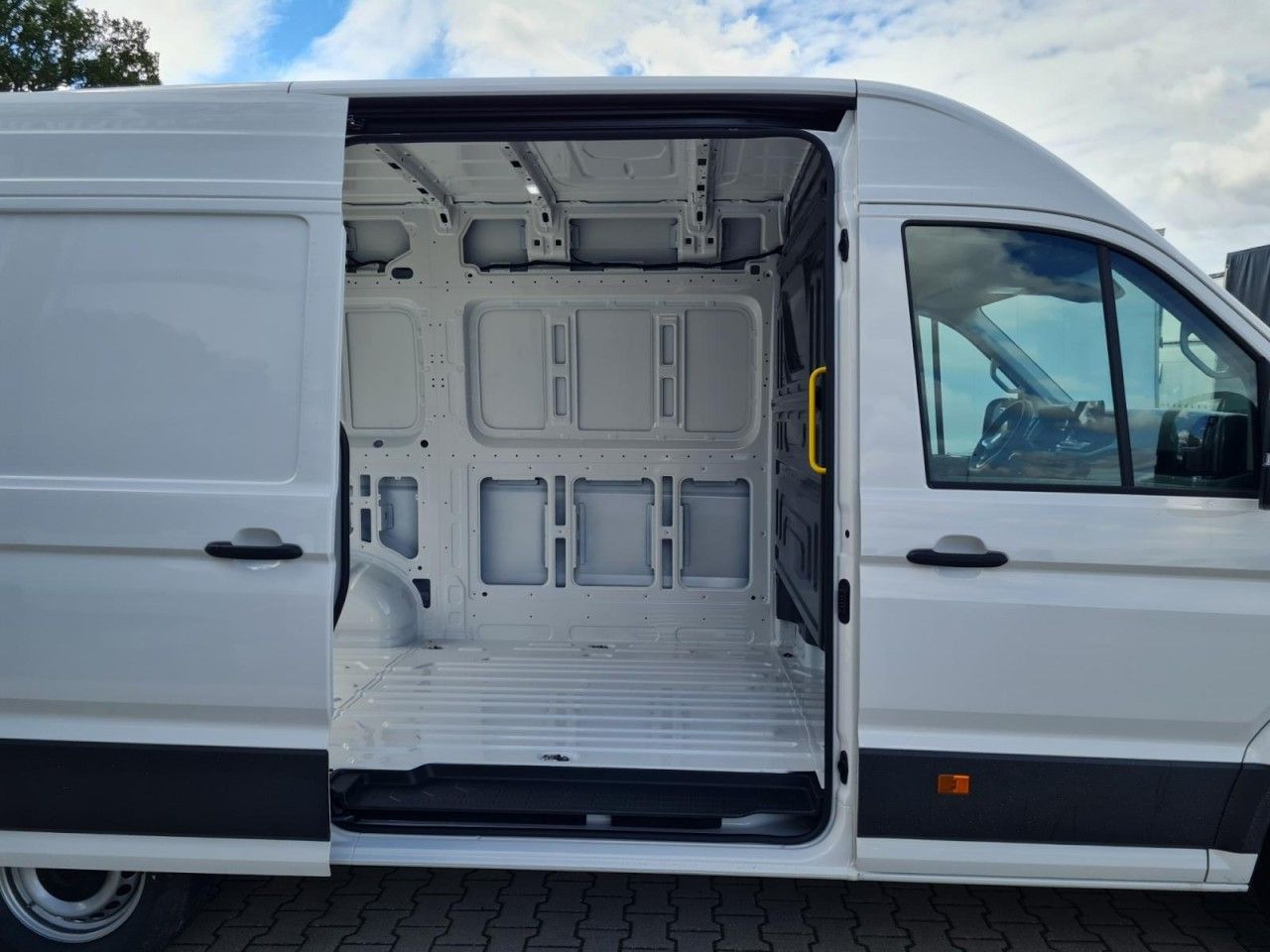 Volkswagen Crafter Kasten MR L3H3 KLIMA TEMPOMAT Mod. 25 - Kleintransporter: das Bild 4 Volkswagen Crafter Kasten MR L3H3 KLIMA TEMPOMAT Mod. 25 - Kleintransporter: das Bild 4
