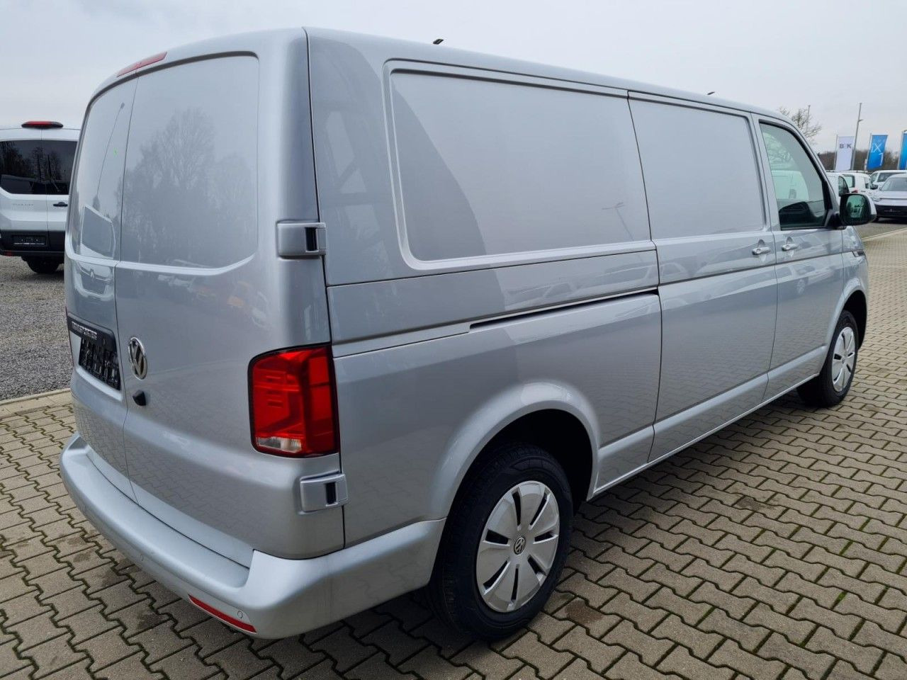 Volkswagen T6.1 Kasten TDI lang DSG LED KAMERA TEMPOMAT - Kleintransporter: das Bild 4 Volkswagen T6.1 Kasten TDI lang DSG LED KAMERA TEMPOMAT - Kleintransporter: das Bild 4
