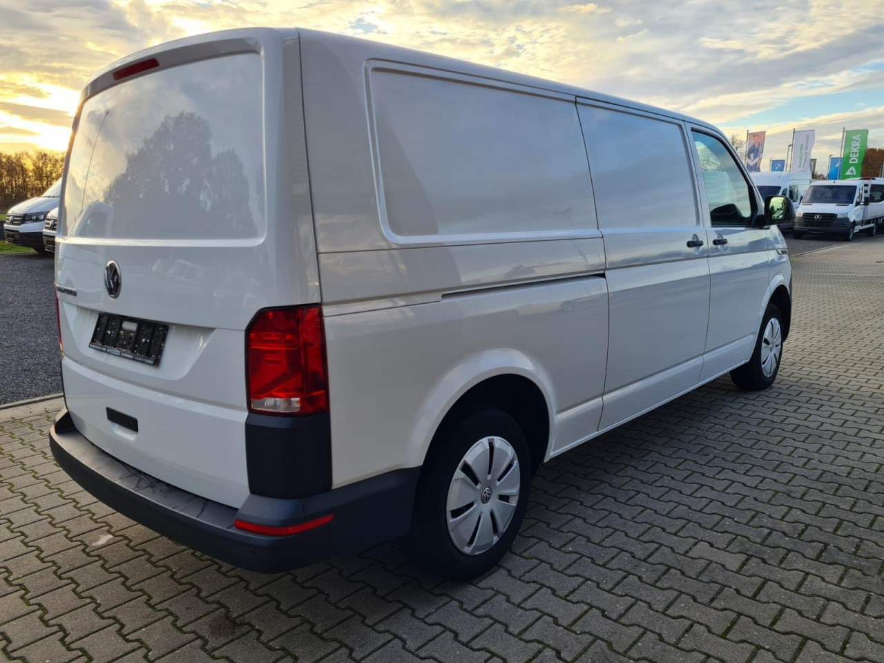 Volkswagen T6.1 Kasten TDI lang L2H1 DSG PDC KLIMA KAMERA - Kleintransporter: das Bild 4 Volkswagen T6.1 Kasten TDI lang L2H1 DSG PDC KLIMA KAMERA - Kleintransporter: das Bild 4