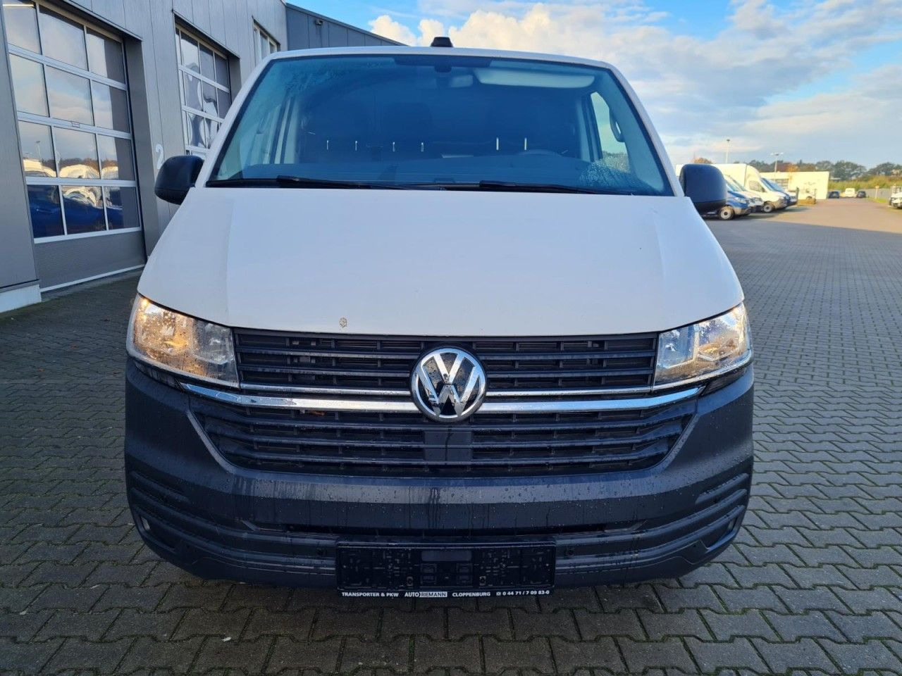 Volkswagen T6.1 Kasten lang DSG KLIMA KOMFORT ACC TEMPO PDC - Kleintransporter: das Bild 2 Volkswagen T6.1 Kasten lang DSG KLIMA KOMFORT ACC TEMPO PDC - Kleintransporter: das Bild 2