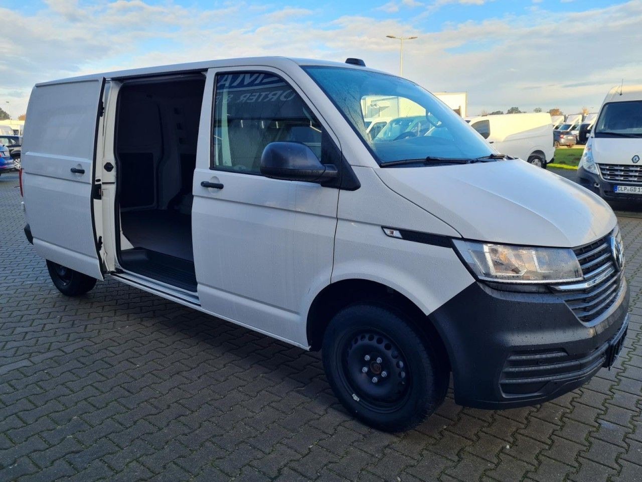 Volkswagen T6.1 Kasten lang DSG KLIMA KOMFORT ACC TEMPO PDC - Kleintransporter: das Bild 3 Volkswagen T6.1 Kasten lang DSG KLIMA KOMFORT ACC TEMPO PDC - Kleintransporter: das Bild 3