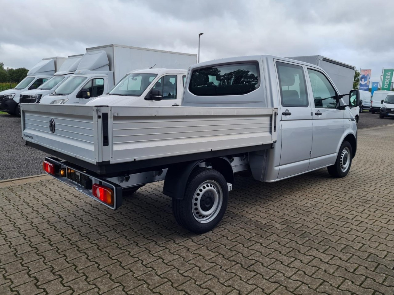 Volkswagen T6.1 Pritsche LR Doka 6-Sitze KLIMA - Pritsche Transporter, Transporter mit Doppelkabine: das Bild 4 Volkswagen T6.1 Pritsche LR Doka 6-Sitze KLIMA - Pritsche Transporter, Transporter mit Doppelkabine: das Bild 4