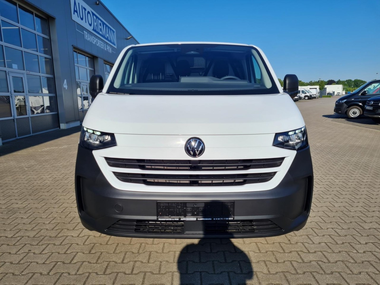 Volkswagen T7 Transporter Kasten Tdi KR Heckklappe PDC KLIMA - Kleintransporter: das Bild 2 Volkswagen T7 Transporter Kasten Tdi KR Heckklappe PDC KLIMA - Kleintransporter: das Bild 2