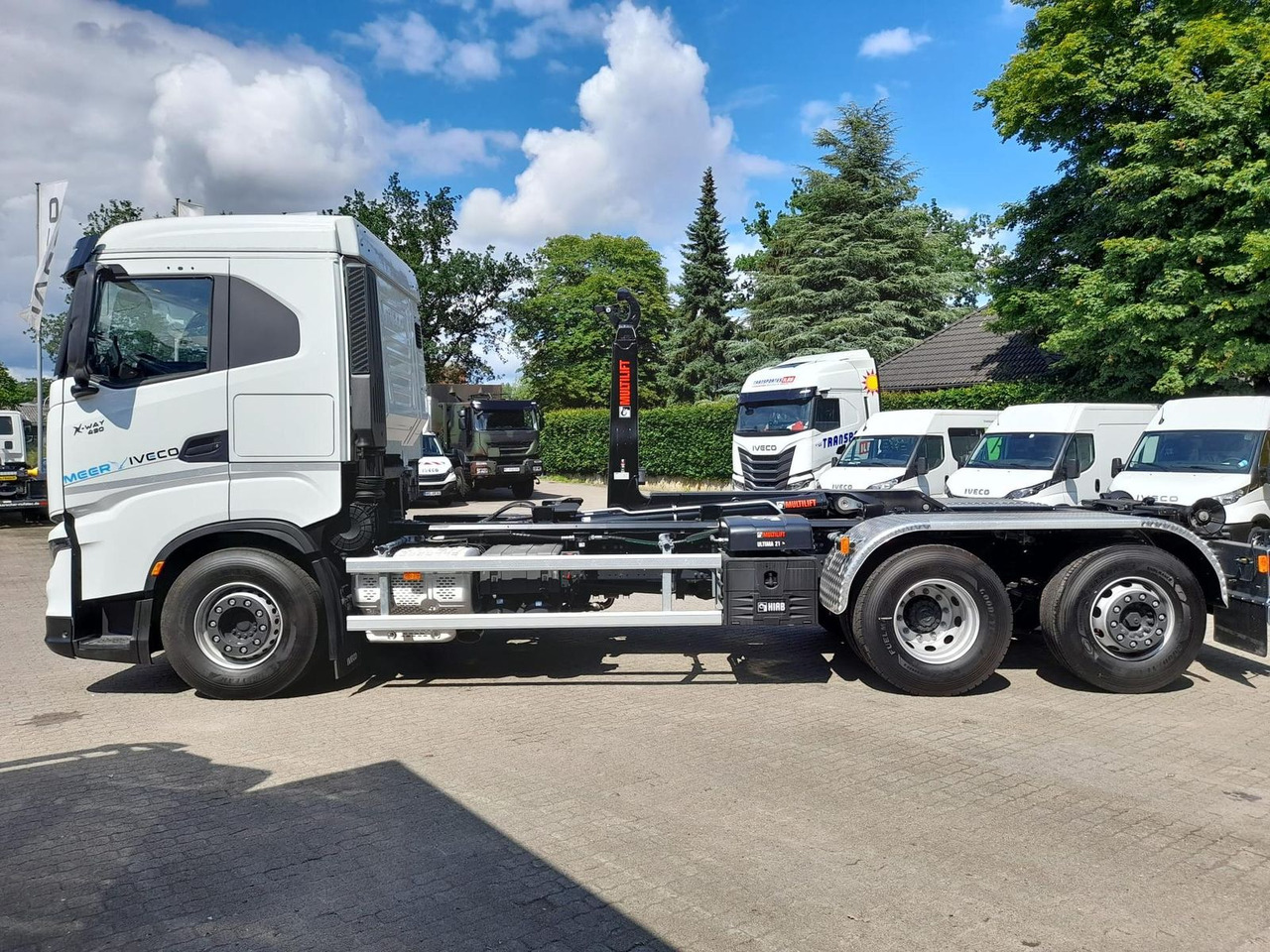 Iveco AD280X46Y/PS ON HIAB 490PS Lenk-Lift - Kipper: das Bild 2 Iveco AD280X46Y/PS ON HIAB 490PS Lenk-Lift - Kipper: das Bild 2