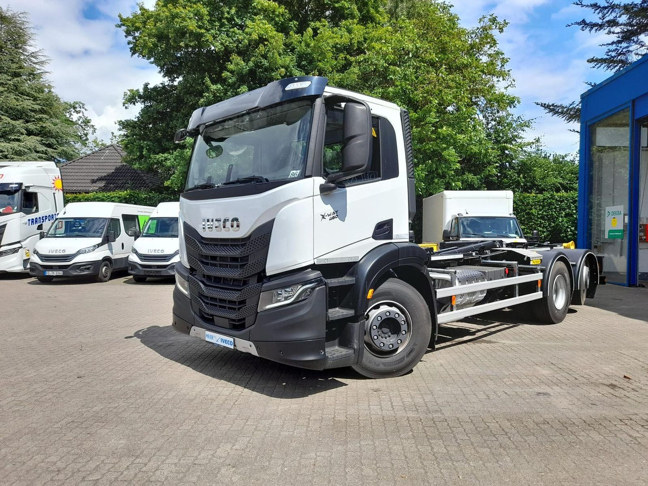 Iveco AD280X46Y/PS ON PALFINGER Lenk Lift - Abrollkipper: das Bild 1 Iveco AD280X46Y/PS ON PALFINGER Lenk Lift - Abrollkipper: das Bild 1