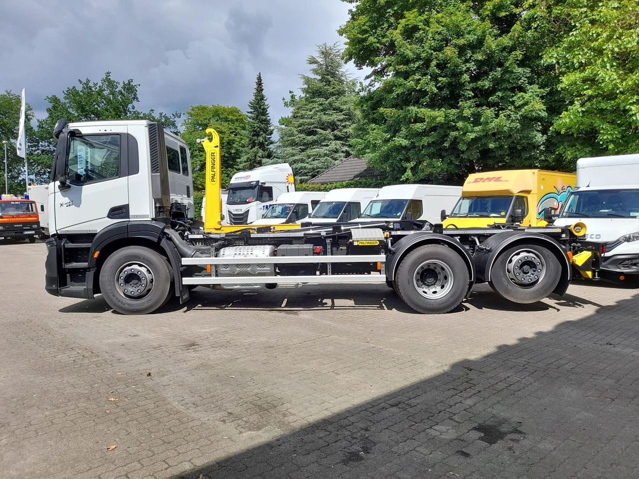 Iveco AD280X46Y/PS ON PALFINGER Lenk Lift - Abrollkipper: das Bild 2 Iveco AD280X46Y/PS ON PALFINGER Lenk Lift - Abrollkipper: das Bild 2