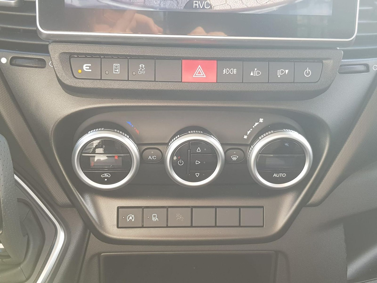 Pritsche Transporter Iveco Daily 35S14HA8 Pritsche AHK 100 kW (136 PS),...: das Bild 17 Pritsche Transporter Iveco Daily 35S14HA8 Pritsche AHK 100 kW (136 PS),...: das Bild 17