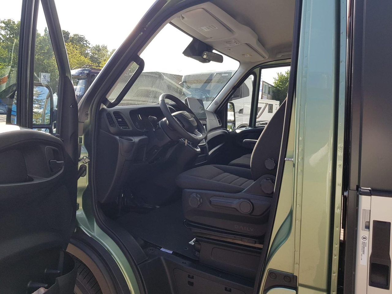 Pritsche Transporter Iveco Daily 35S14HA8 Pritsche AHK 100 kW (136 PS),...: das Bild 11 Pritsche Transporter Iveco Daily 35S14HA8 Pritsche AHK 100 kW (136 PS),...: das Bild 11