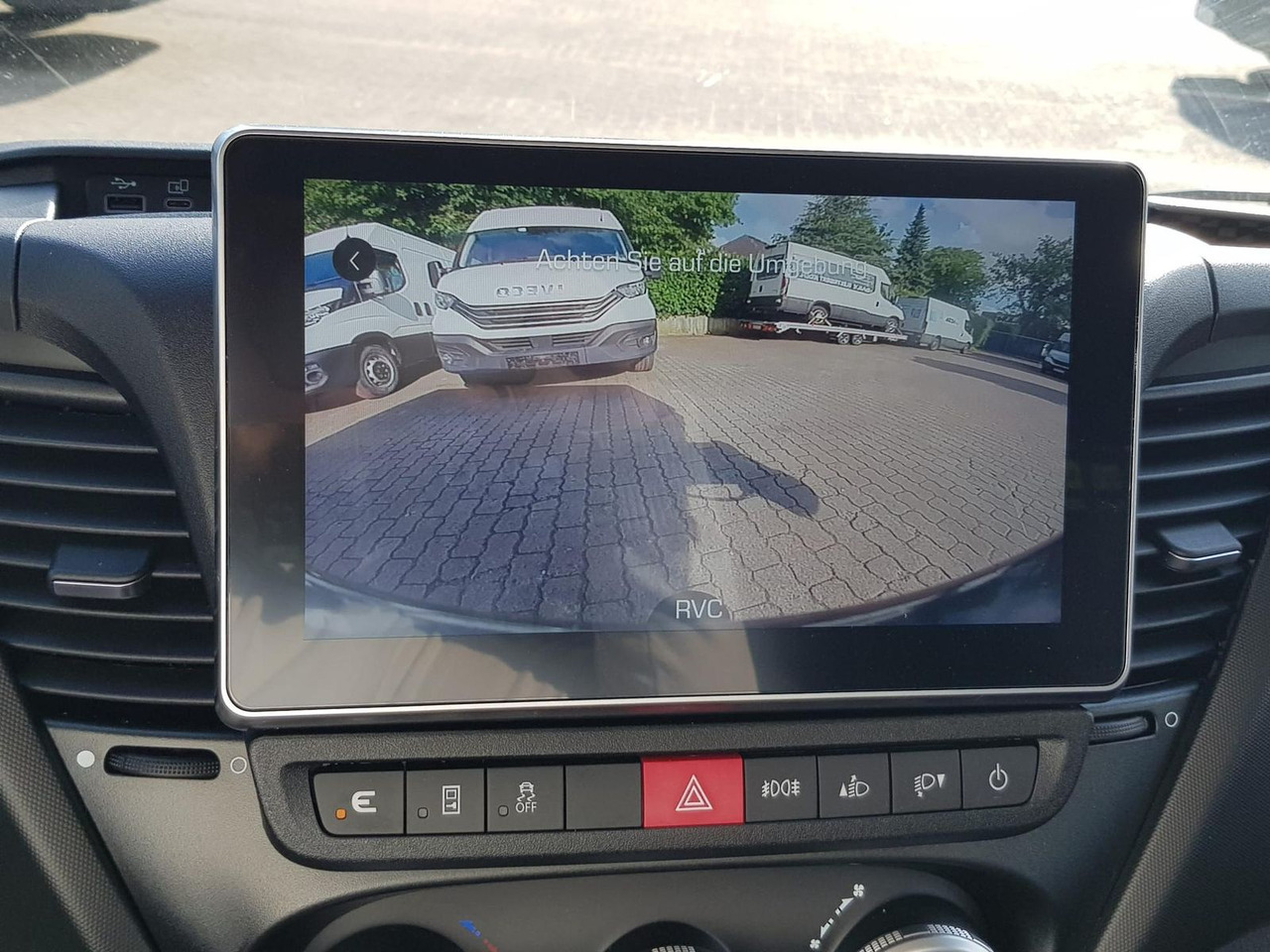 Pritsche Transporter Iveco Daily 35S14HA8 Pritsche AHK 100 kW (136 PS),...: das Bild 16 Pritsche Transporter Iveco Daily 35S14HA8 Pritsche AHK 100 kW (136 PS),...: das Bild 16