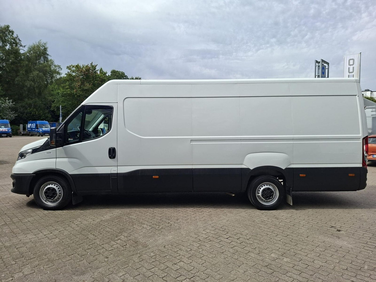 Iveco Daily 35S16A8V KLIMA*RADIO* - Kastenwagen: das Bild 2 Iveco Daily 35S16A8V KLIMA*RADIO* - Kastenwagen: das Bild 2