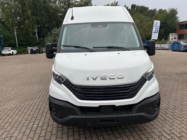 Iveco Daily 35S18HA8 V H2 4100 Automatic+Rückfahrk... - Kastenwagen: das Bild 3 Iveco Daily 35S18HA8 V H2 4100 Automatic+Rückfahrk... - Kastenwagen: das Bild 3