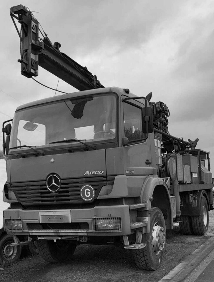 Nordmeyer DSB 1/5 – drilling rig on truck / Bohrgerät auf LKW - Bohrgerät: das Bild 1 Nordmeyer DSB 1/5 – drilling rig on truck / Bohrgerät auf LKW - Bohrgerät: das Bild 1
