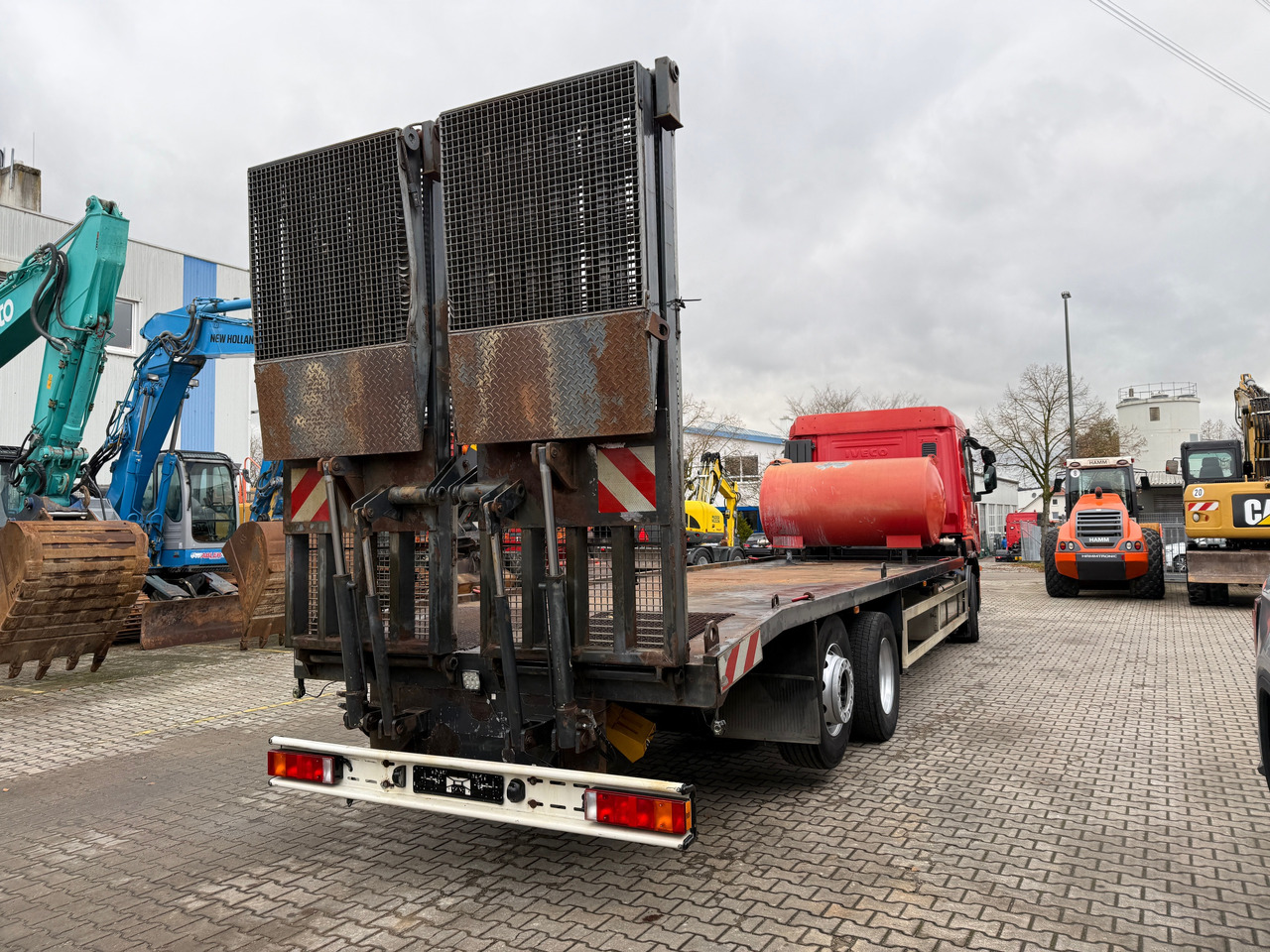 Iveco AS260S45 Baumaschinentransporter hydr. Rampe - Autotransporter LKW: das Bild 5 Iveco AS260S45 Baumaschinentransporter hydr. Rampe - Autotransporter LKW: das Bild 5