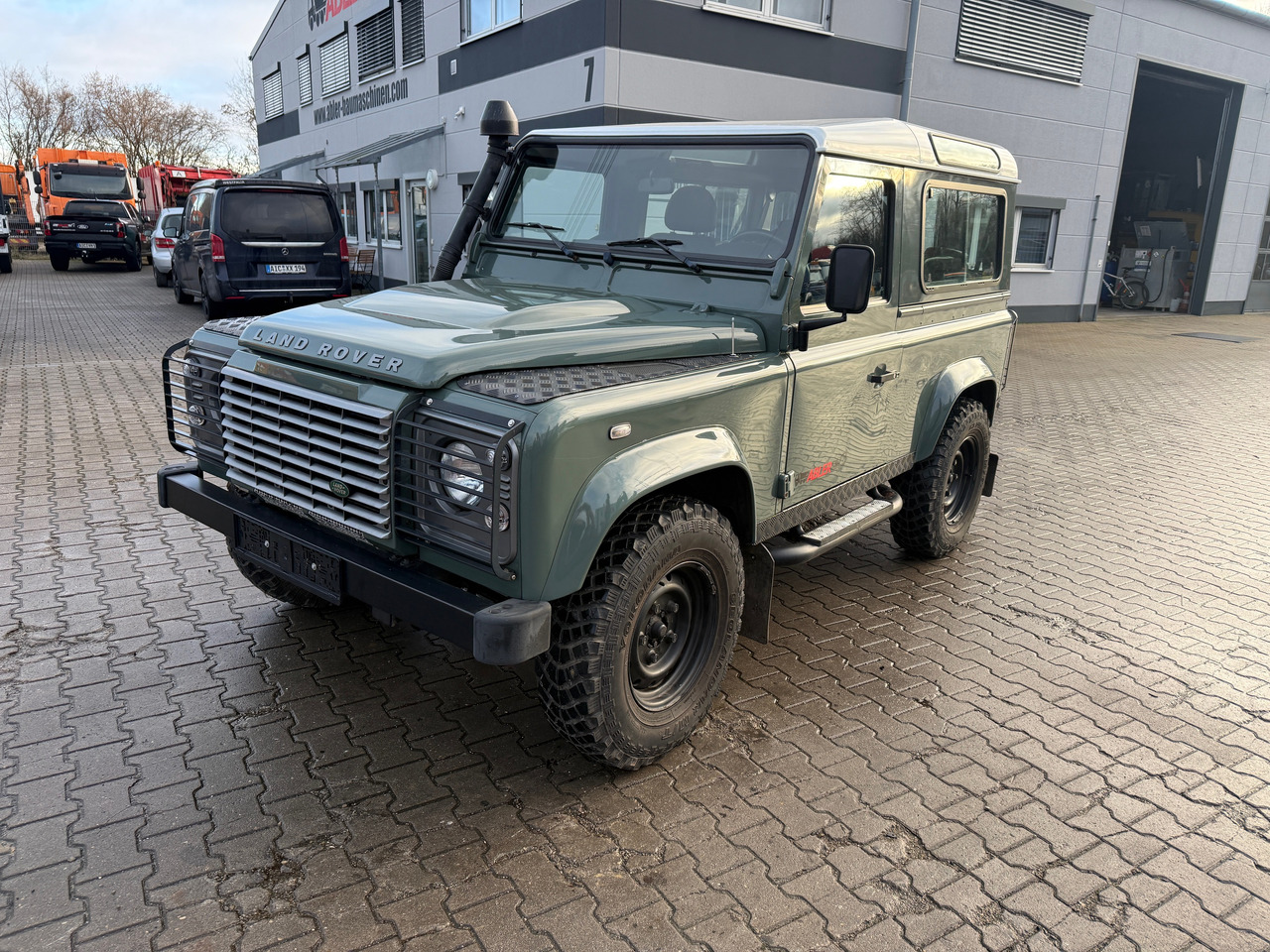 Land Rover Defender 90 2.4TD4 LKW Zulassung AHK - PKW: das Bild 3 Land Rover Defender 90 2.4TD4 LKW Zulassung AHK - PKW: das Bild 3