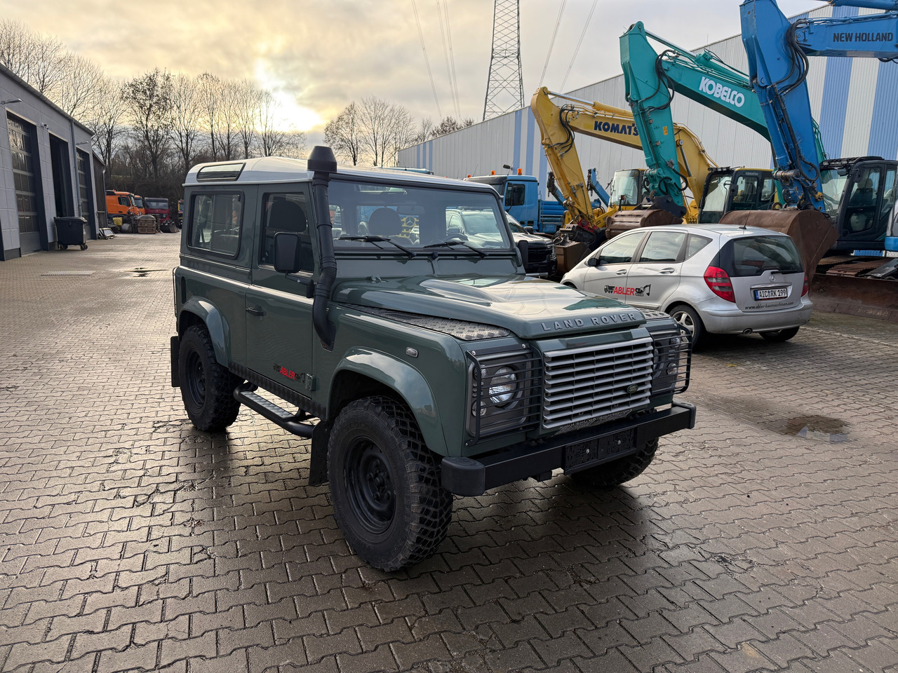 Land Rover Defender 90 2.4TD4 LKW Zulassung AHK - PKW: das Bild 4 Land Rover Defender 90 2.4TD4 LKW Zulassung AHK - PKW: das Bild 4