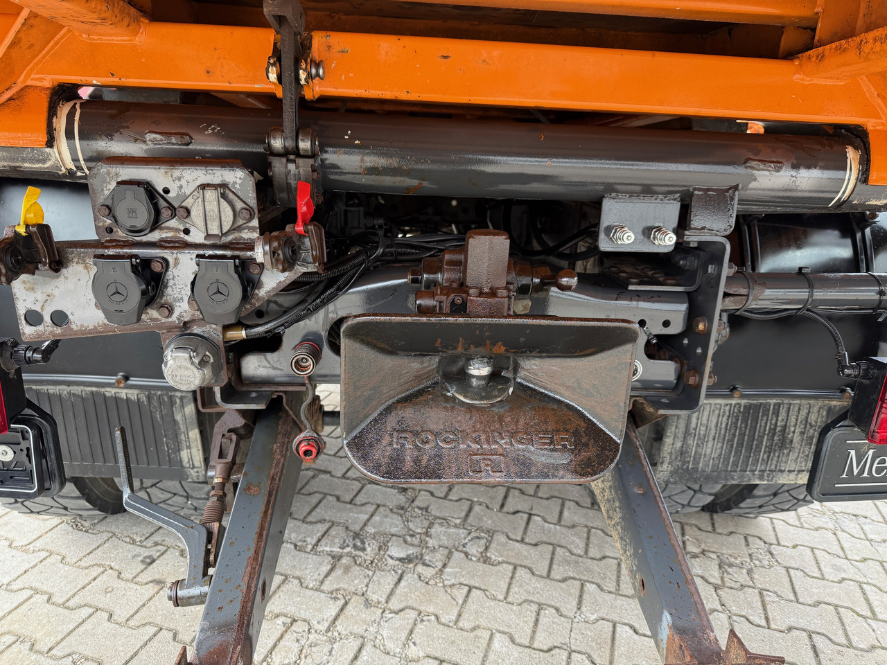 Kipper, Autokran Mercedes-Benz 1832 Actros MP2 3-Seiten-Kipper mit Kran + Funk: das Bild 7