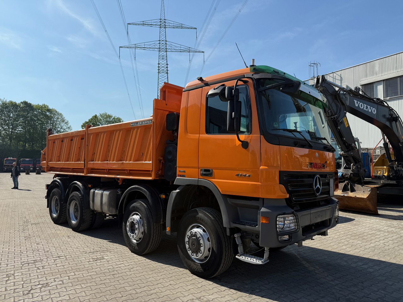 Mercedes-Benz 4144 Actros MP2 3-S.-Kipper Bordmatic Klima 8x6 - Kipper: das Bild 3 Mercedes-Benz 4144 Actros MP2 3-S.-Kipper Bordmatic Klima 8x6 - Kipper: das Bild 3