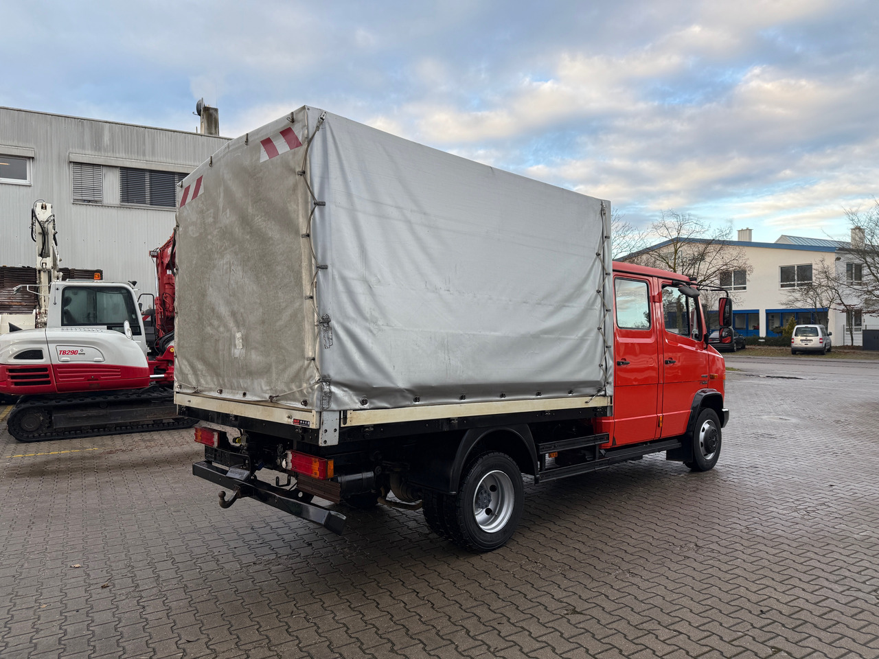 Mercedes-Benz 816 Vario Doka Pritsche Plane 2x AHK - Plane LKW: das Bild 4 Mercedes-Benz 816 Vario Doka Pritsche Plane 2x AHK - Plane LKW: das Bild 4