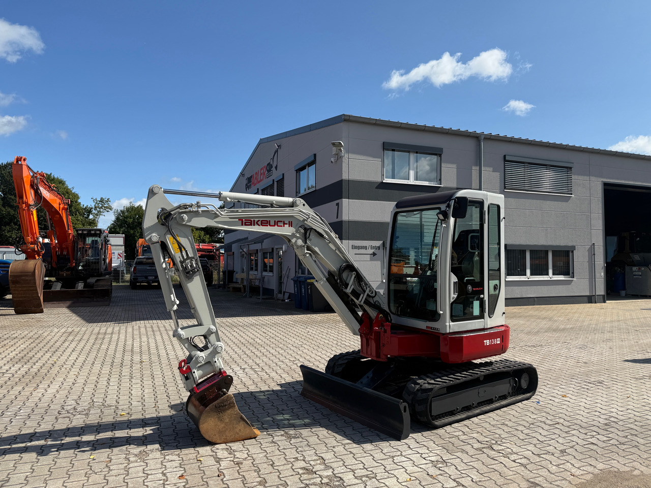 Takeuchi TB138FR Hüllkreis Minibagger Powertilt - Bagger: das Bild 2 Takeuchi TB138FR Hüllkreis Minibagger Powertilt - Bagger: das Bild 2