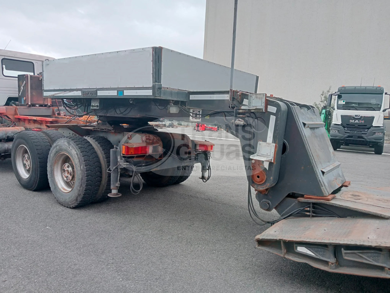 Semirremolque cama rebajado Traylona GP3BMA 13T - Tieflader Auflieger: das Bild 4 Semirremolque cama rebajado Traylona GP3BMA 13T - Tieflader Auflieger: das Bild 4