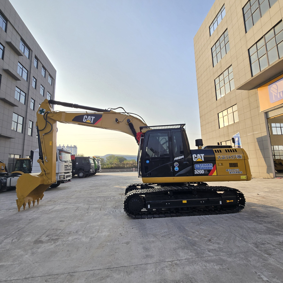 CATERPILLAR 320D - Bagger: das Bild 3 CATERPILLAR 320D - Bagger: das Bild 3