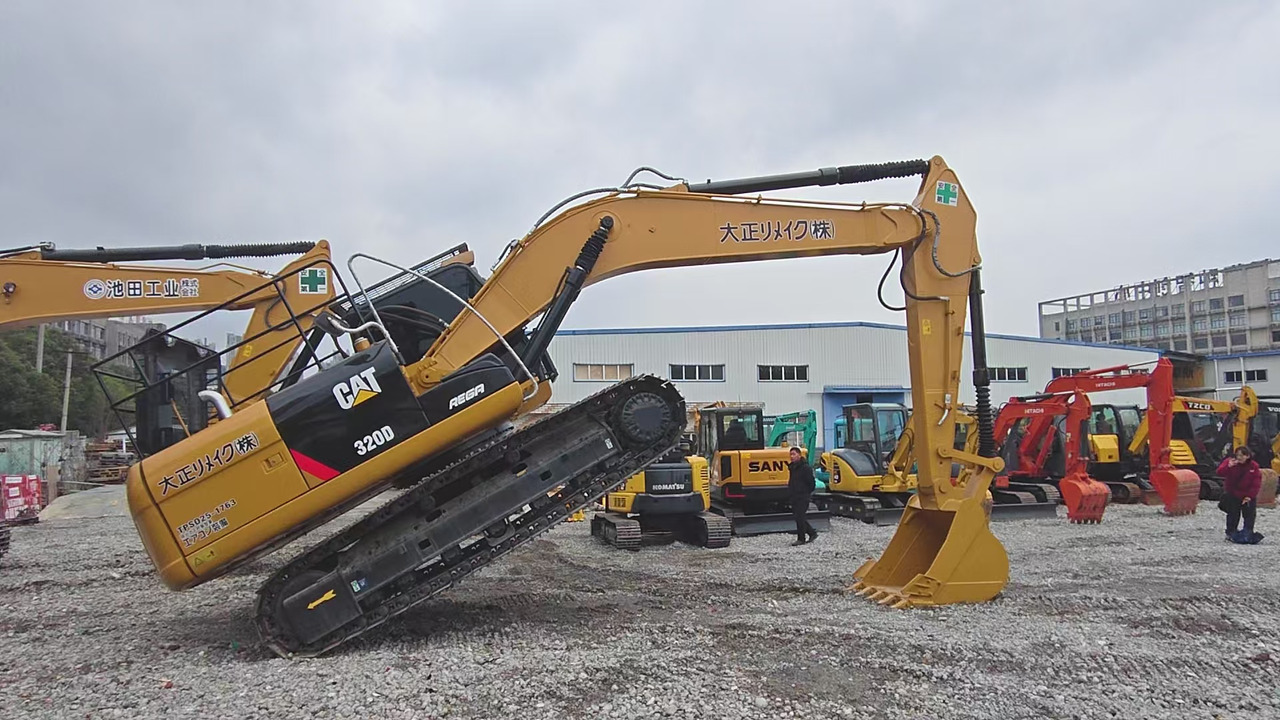 Kettenbagger Caterpillar 320D: das Bild 6