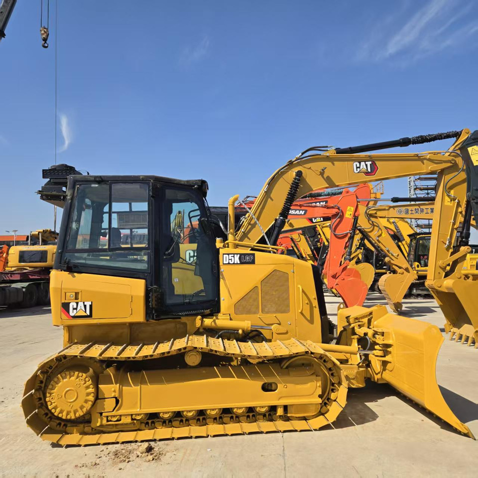 Caterpillar D5K - Kettenbagger: das Bild 2 Caterpillar D5K - Kettenbagger: das Bild 2