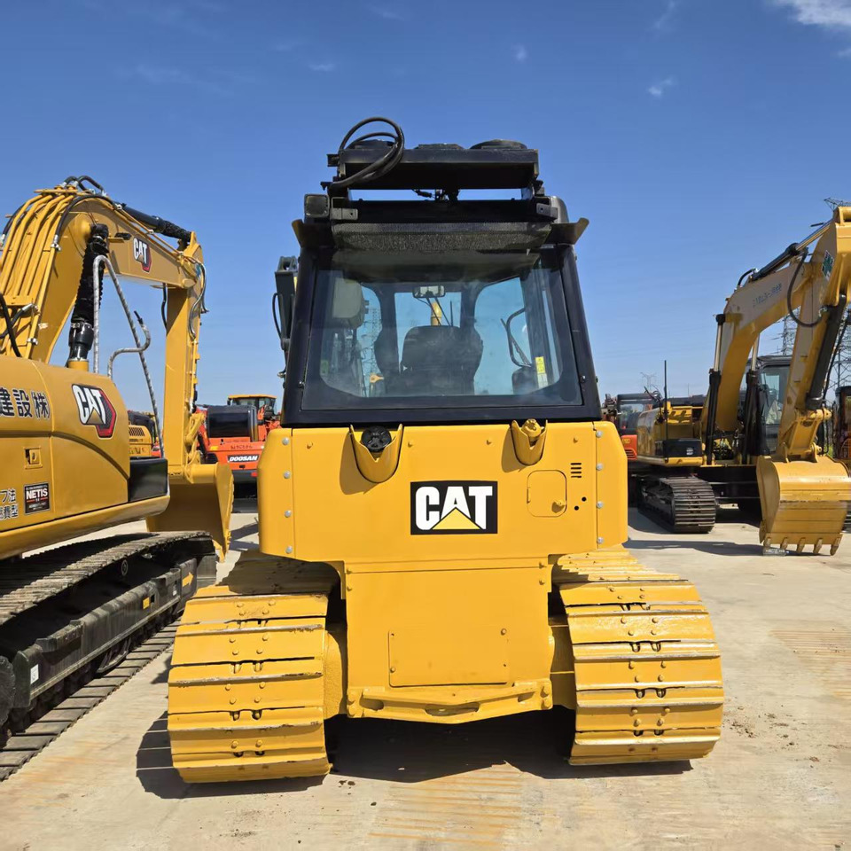 Caterpillar D5K - Kettenbagger: das Bild 4 Caterpillar D5K - Kettenbagger: das Bild 4