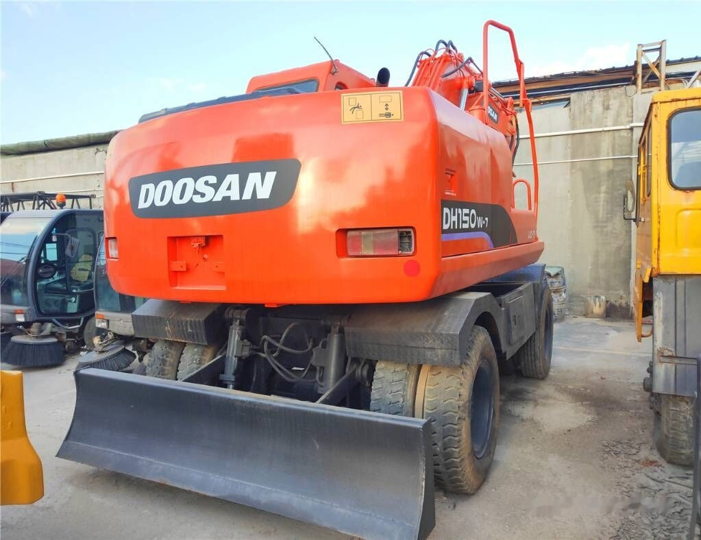 Doosan DH 150 W-7 - Mobilbagger: das Bild 2 Doosan DH 150 W-7 - Mobilbagger: das Bild 2