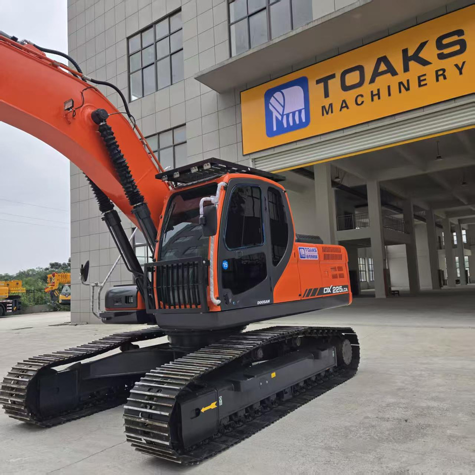 Doosan DX225 - Bagger: das Bild 3 Doosan DX225 - Bagger: das Bild 3