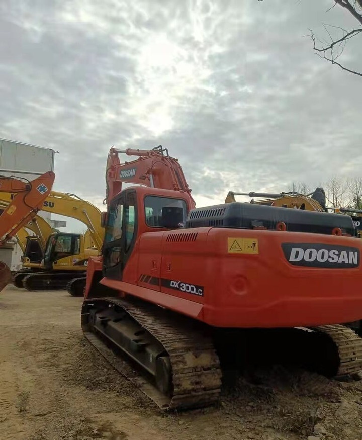 Doosan DX300 - Kettenbagger: das Bild 3 Doosan DX300 - Kettenbagger: das Bild 3
