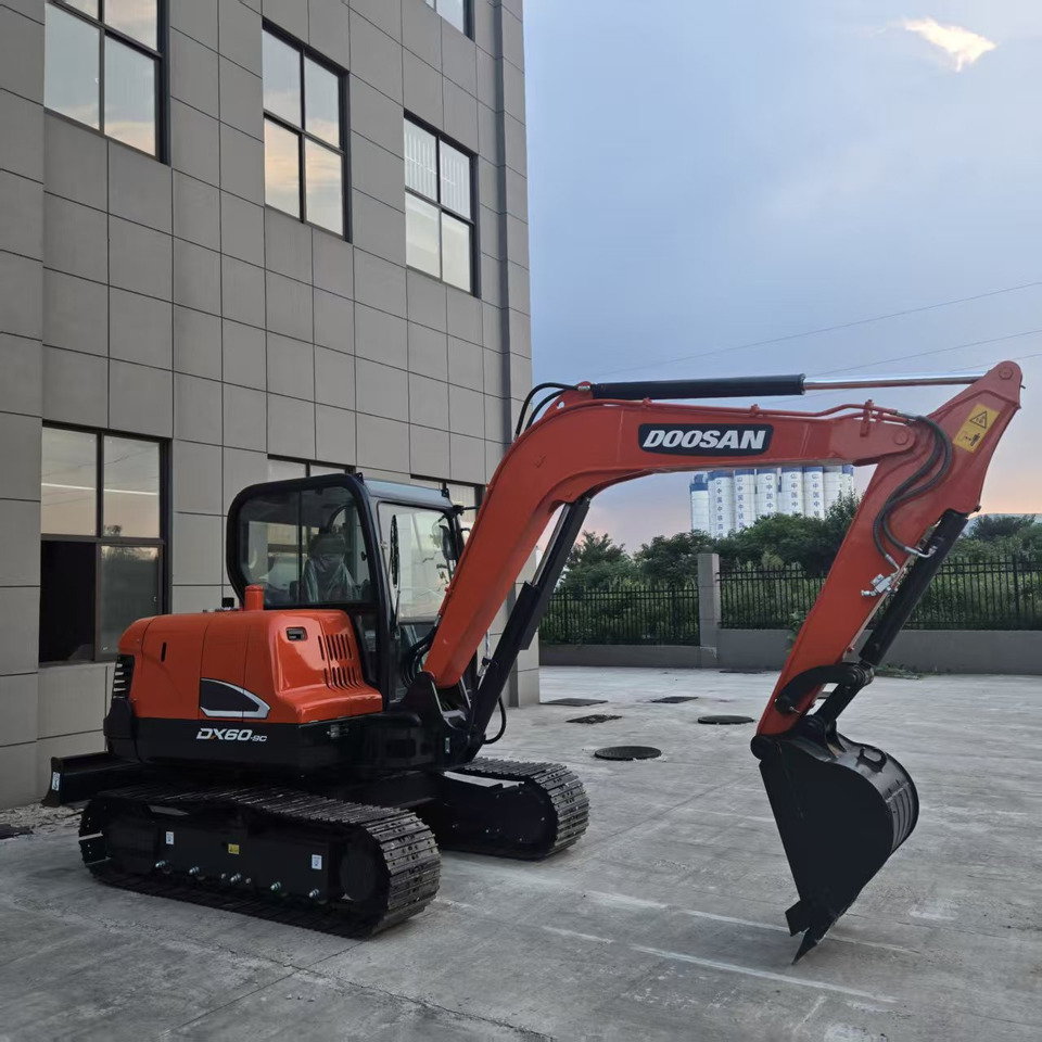 Doosan DX60 - Minibagger: das Bild 4 Doosan DX60 - Minibagger: das Bild 4