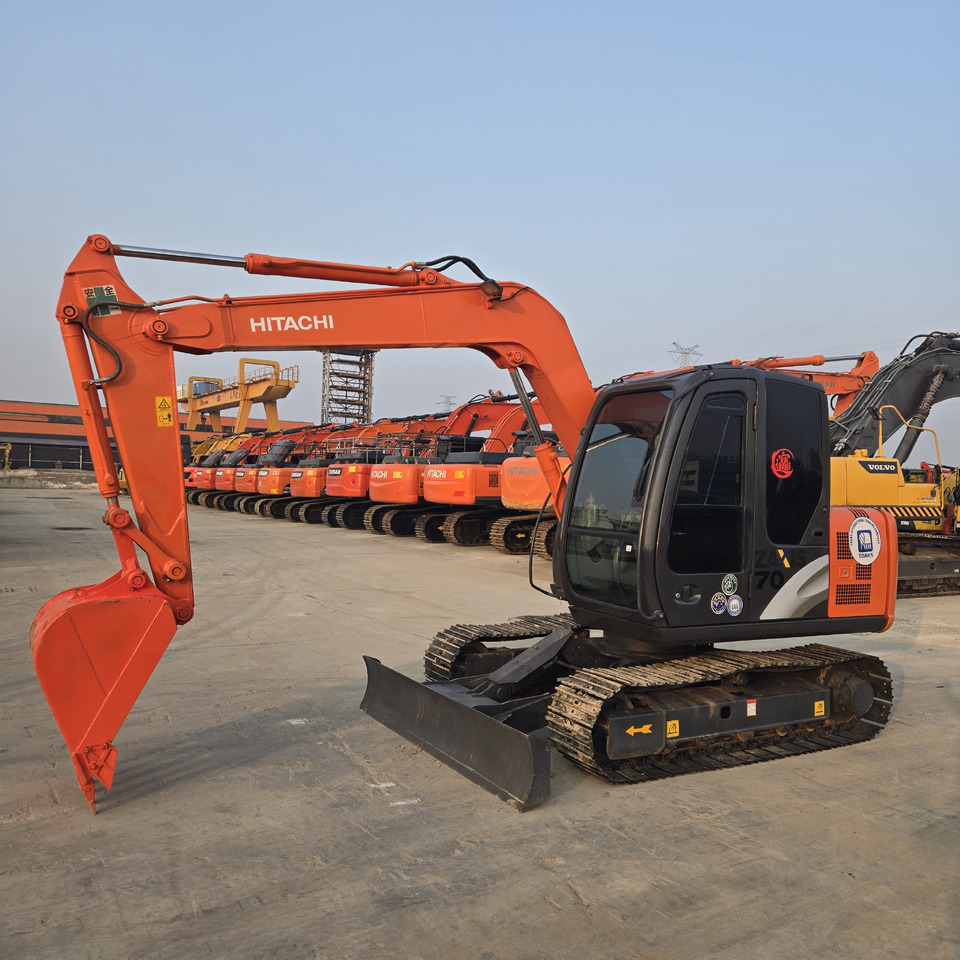 HITACHI ZX70 - Minibagger: das Bild 3 HITACHI ZX70 - Minibagger: das Bild 3