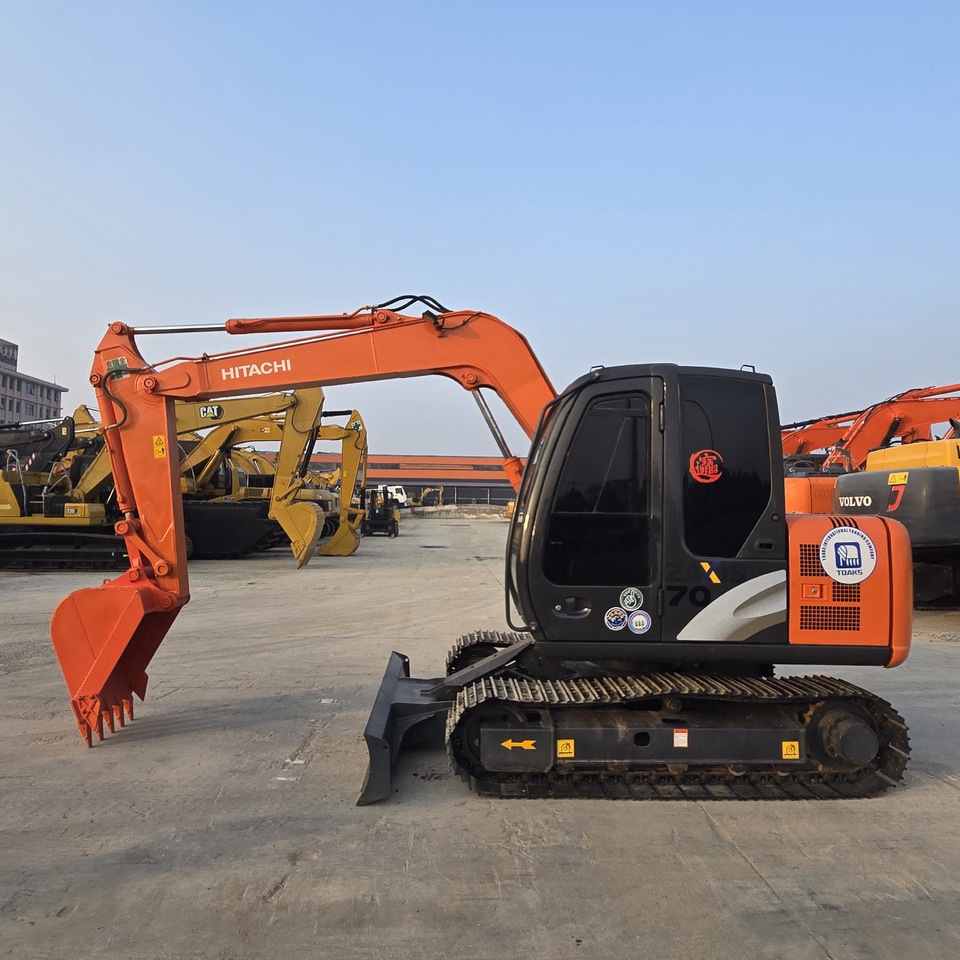 HITACHI ZX70 - Minibagger: das Bild 4 HITACHI ZX70 - Minibagger: das Bild 4