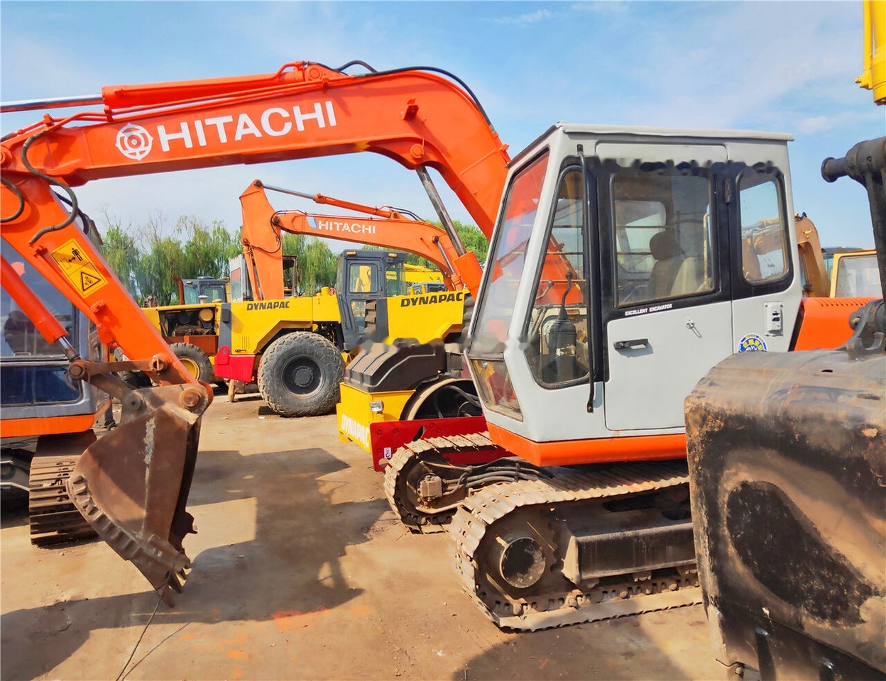 Hitachi EX60 - Minibagger: das Bild 1 Hitachi EX60 - Minibagger: das Bild 1
